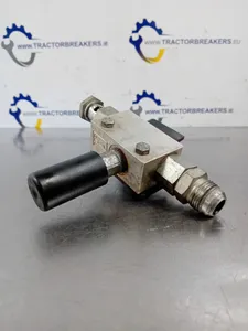 DEUTZ-FAHR AGROTRON K420 HAND FUEL LIFT PUMP 02111961, 02111897 — 2