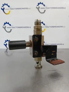 DEUTZ-FAHR AGROTRON K420 HAND FUEL LIFT PUMP 02111961, 02111897 — 4