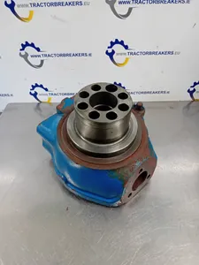 FORD 8240 FRONT AXLE LHS SWIVEL HOUSING 1-33-741-662, 81863154, CAR125157, 19011