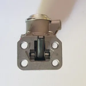 Fuel lift pump / Pompe d’alimentation Massey-Ferguson — 17