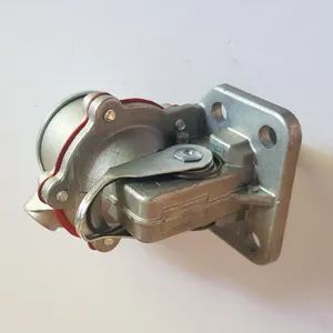 Fuel lift pump / Pompe d’alimentation Massey-Ferguson — 6
