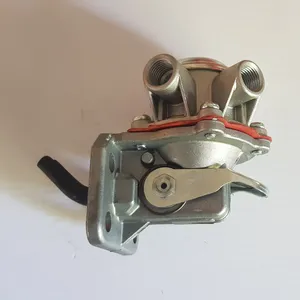Fuel lift pump / Pompe d’alimentation Massey-Ferguson — 12