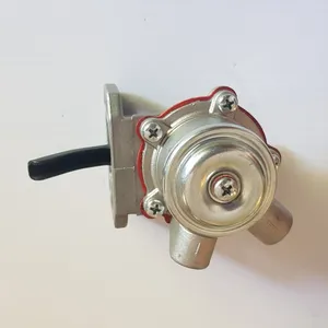 Fuel lift pump / Pompe d’alimentation Massey-Ferguson — 4
