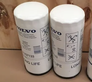 Engine oil filter / Filtre à huile moteur Volvo — 4