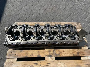 CYLINDER HEAD / CILINDERKOP