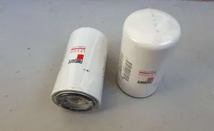 Engine oil filter / Filtre à huile moteur Cummins