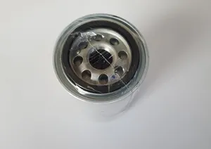 Engine oil filter / Filtre à huile moteur Cummins — 10