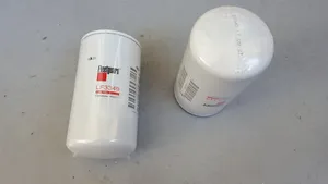 Engine oil filter / Filtre à huile moteur Cummins — 6