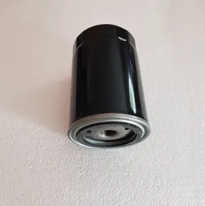 Oil filter / Filtre à huile moteur Saviem — 9