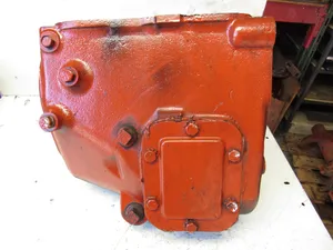 Ditch Witch 501-426 Transmission Case Housing — 7