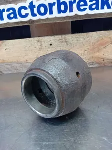 NEW HOLLAND T6080 SUSPENDED FRONT AXLE BEARING HOUSING 51568266, 48168975, 87305630, 87340139, 87536935, 87601957 — 3
