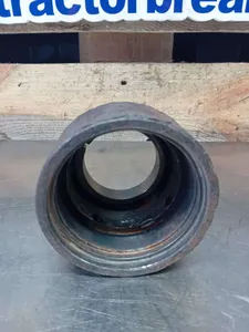 NEW HOLLAND T6080 SUSPENDED FRONT AXLE BEARING HOUSING 51568266, 48168975, 87305630, 87340139, 87536935, 87601957 — 5