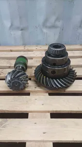 JOHN DEERE 6155R FRONT AXLE DIFF CROWN WHEEL AND PINION SET Z=14/31 STAMPED NO- 750.04.033.01