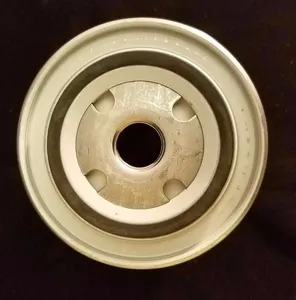 Engine oil filter / Filtre à huile moteur Caterpillar — 4