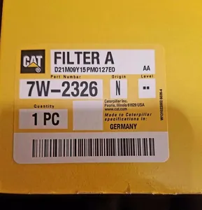 Engine oil filter / Filtre à huile moteur Caterpillar — 5