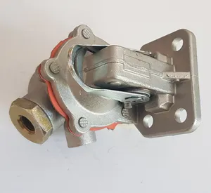 Fuel lift pump / Pompe d’alimentation JCB — 9