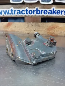 NEW HOLLAND 5635 FUEL FILTER HOUSING 98439682, 4802435, 4817527, 4832750, 9962535, 4799809 — 2