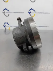 JOHN DEERE 3130 RELEASE BEARING CARRIER AL27231 — 3