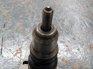 Caterpillar 3126 Engine Delphi Fuel Injector EX639348 W/ Holder Clamp 156-0221 — 3