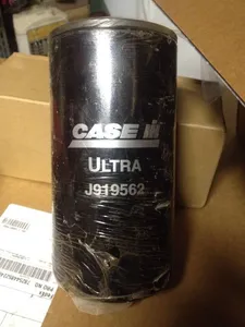 Engine oil filter / Filtre à huile moteur Case IH — 3