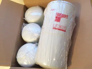 Oil filter / Filtre à huile Fleetguard LF3620 — 2