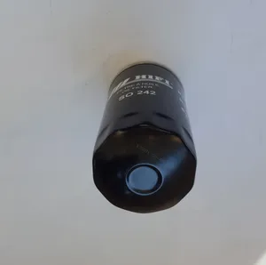 Engine oil filter / Filtre à huile moteur Perkins — 10