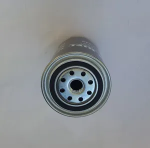 Engine oil filter / Filtre à huile moteur Perkins — 8