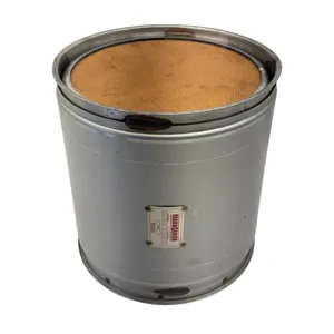 Q621944 Roadwarrior DPF Diesel Particulate Filter For Cummins