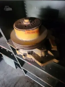 RE500737 Water Pump