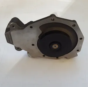 Water pump, cooling / Pompe de refroidissement John Deere — 13